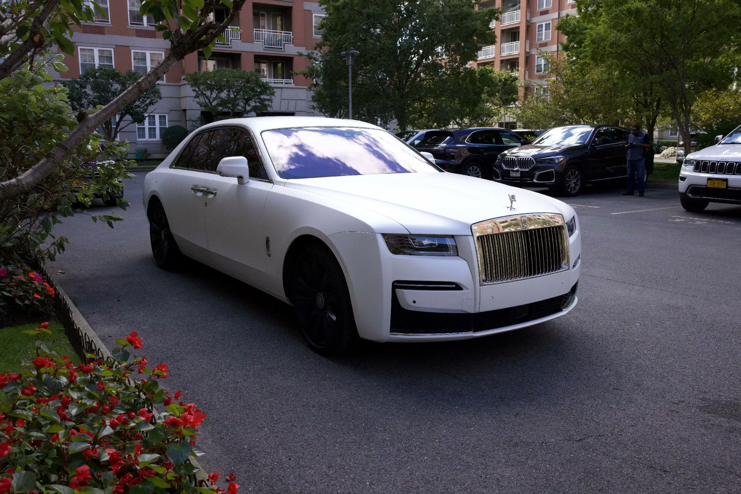 http://api.drivo.com/uploads/images/vehicles/GHST_4.webp