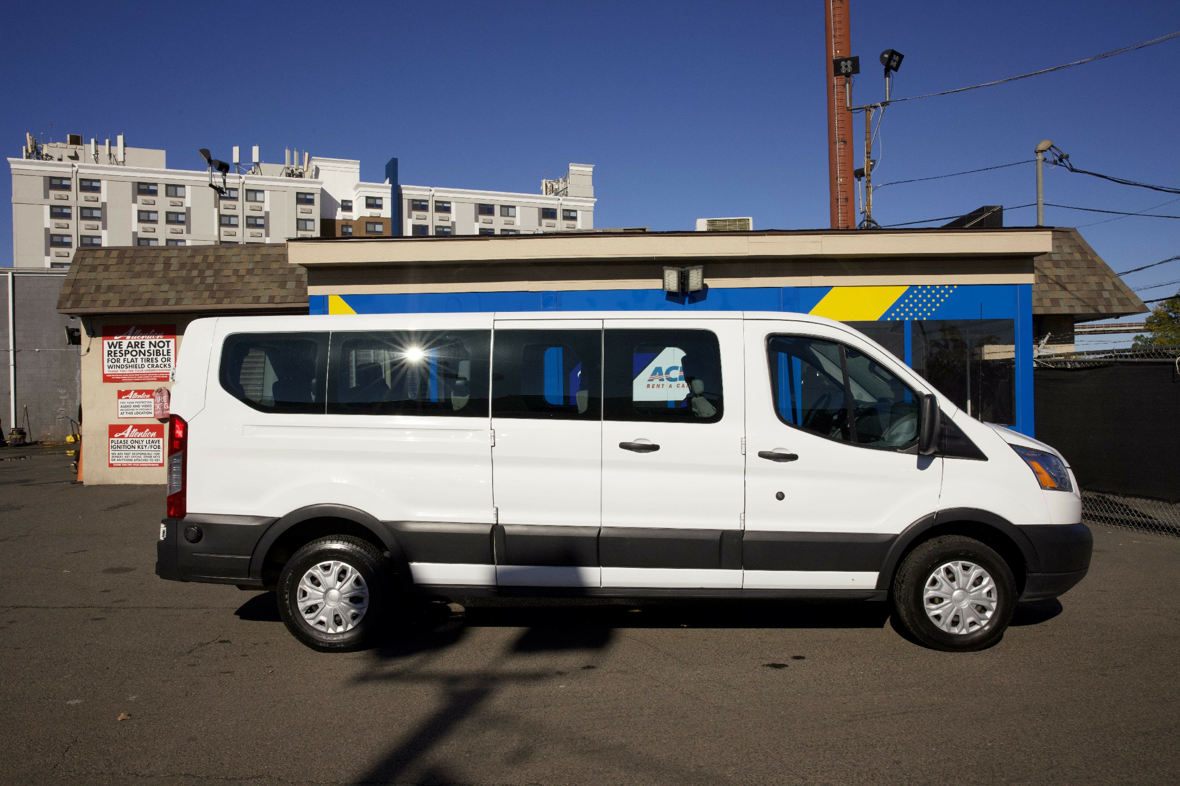 Ford Transit Low-Roof